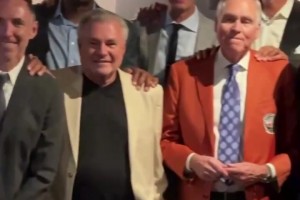 德安东尼入选NBA名人堂 曾经的弟子和同事前来祝贺老帅！